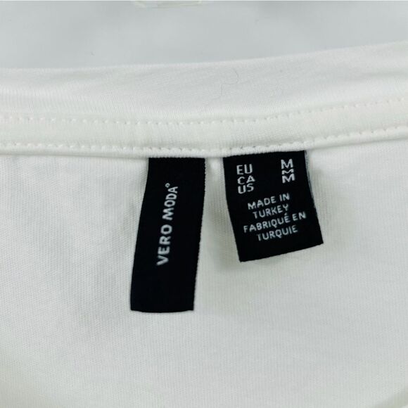 Vero Moda Embellished Graphic Pug Tee in White Women’s Size M - Picture 6 of 8